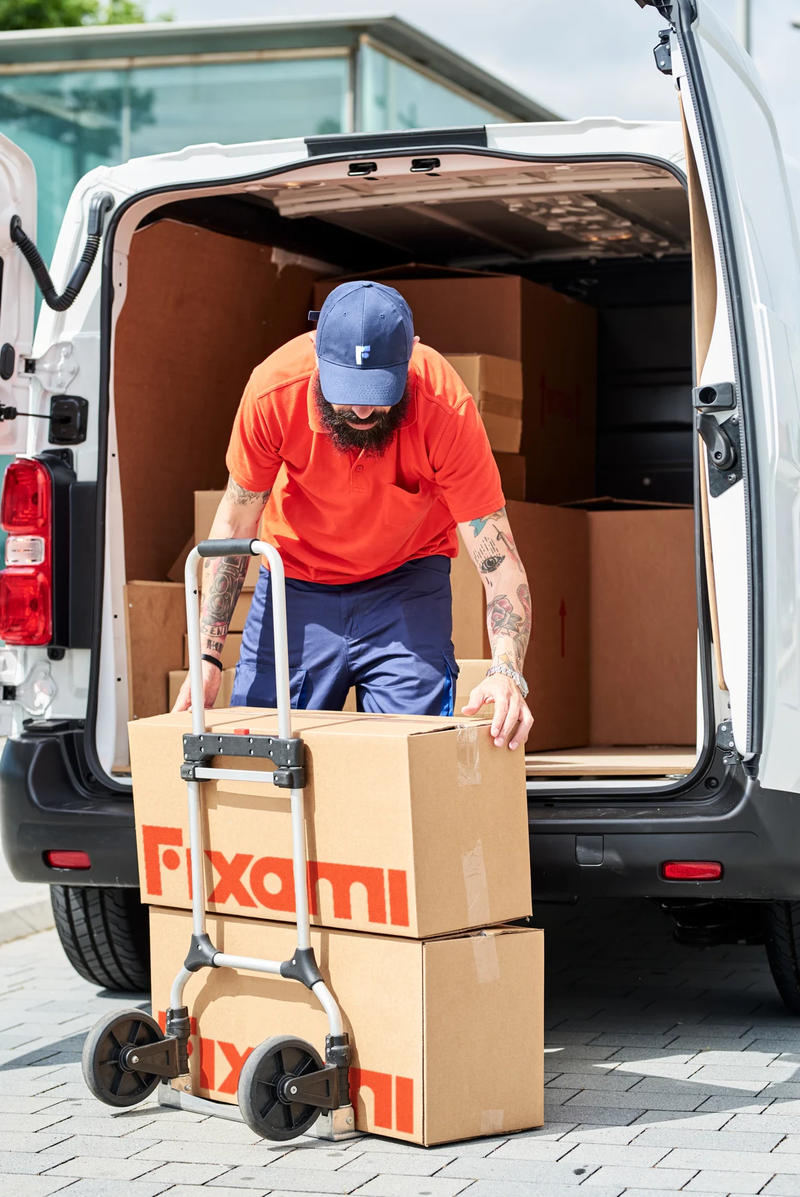 Fixami employee Fixami delivery